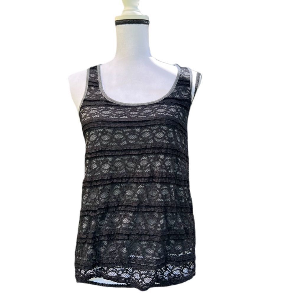 Lace Contrast Tank Top - Picture 8 of 12